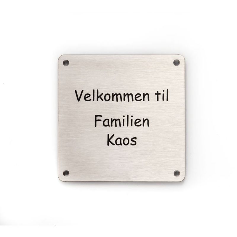 Lasergravert dørskilt i stål. 10x10 cm